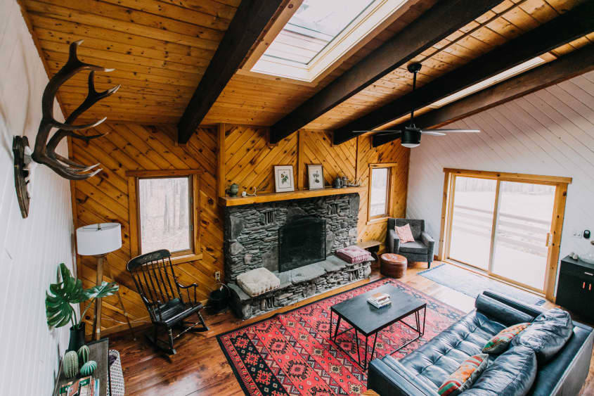 House Tour A Cozy Mountain Cabin in the Catskills Apartment Therapy